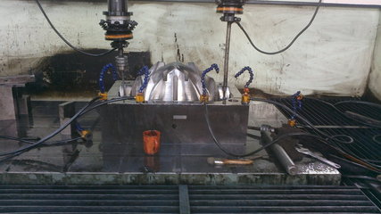 黃巖巨星模具廠 供應高品質(zhì)蓄電池外殼塑料模具